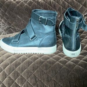 Frye sneakers 7.5
